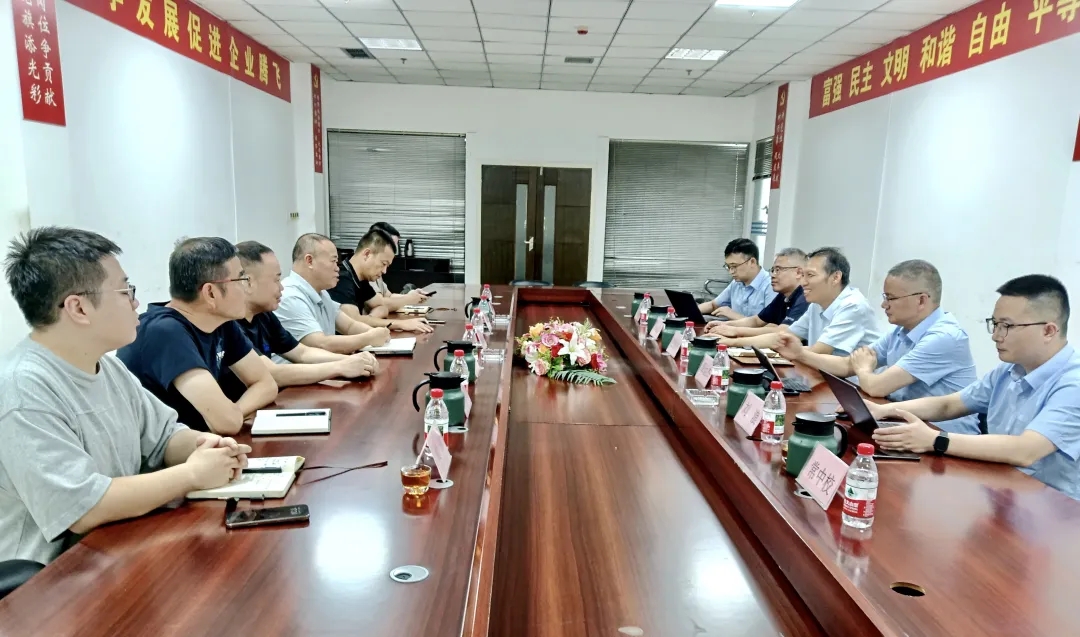 公司黨委書記、董事長(zhǎng)王虎祥帶隊(duì)走訪重慶市報(bào)廢汽車回收處理利用有限公司
